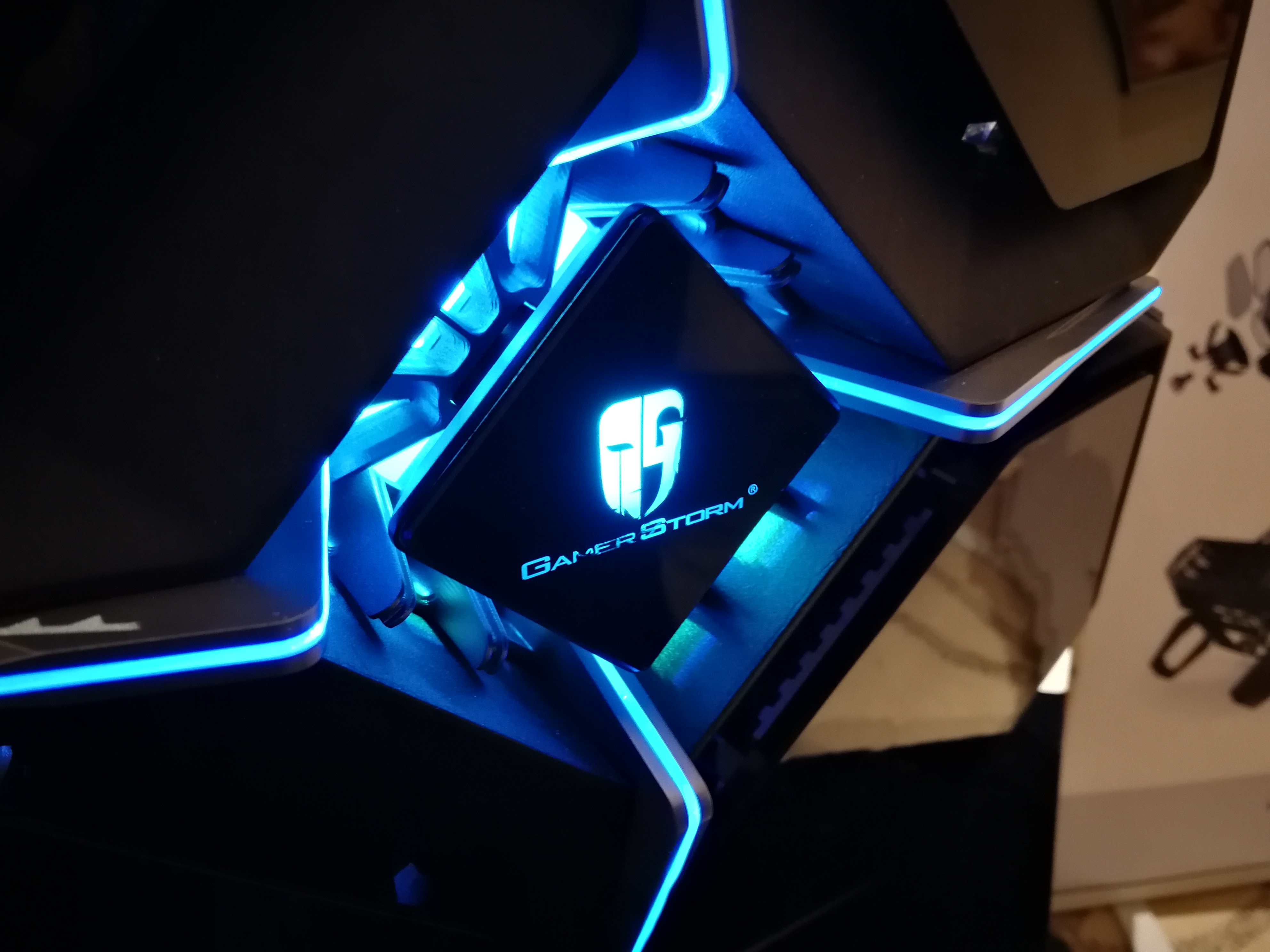 DEEPCOOL Showcase the GamerStorm Quadstellar: One Big Metal Shuriken Chassis